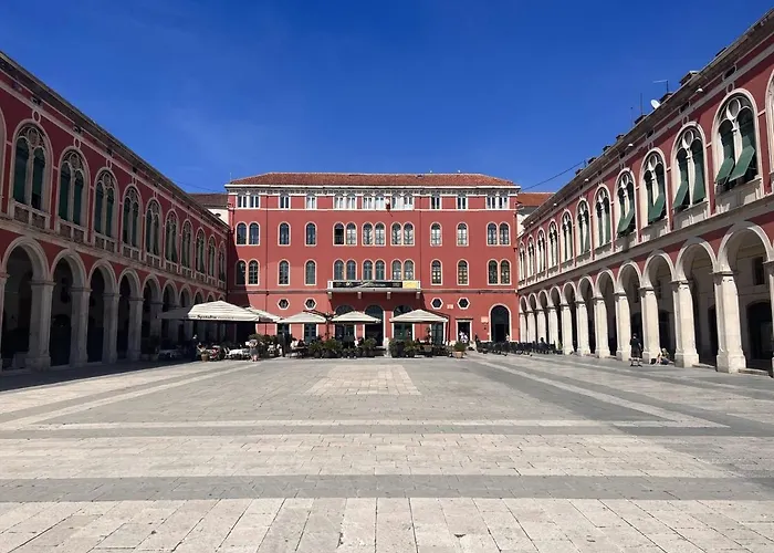 On The Square Daire *