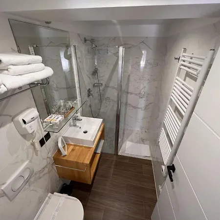 On The Square شقة سبليت