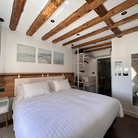 On The Square شقة *