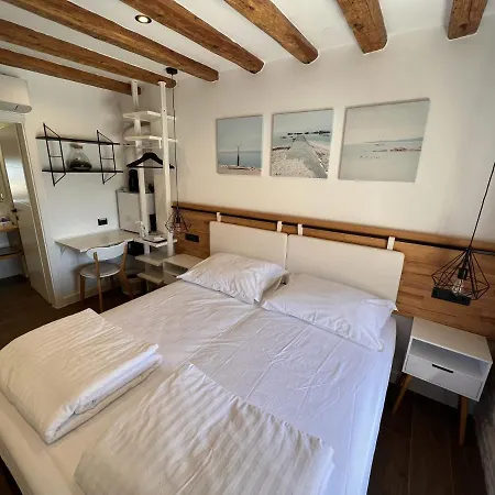 On The Square スプリト