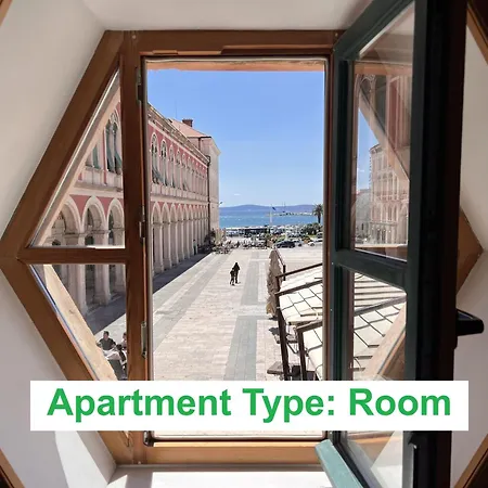 Apartman On The Square Split