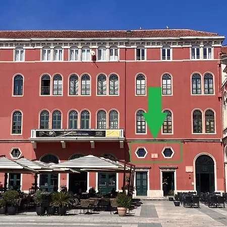 On The Square Apartment *