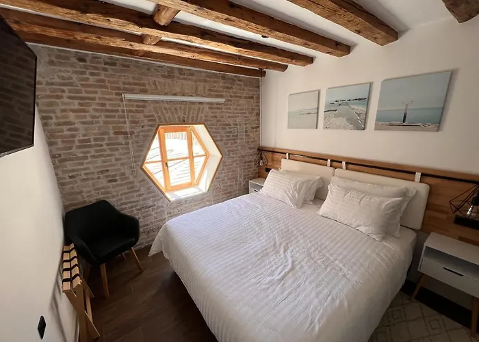 On The Square Apartment Split